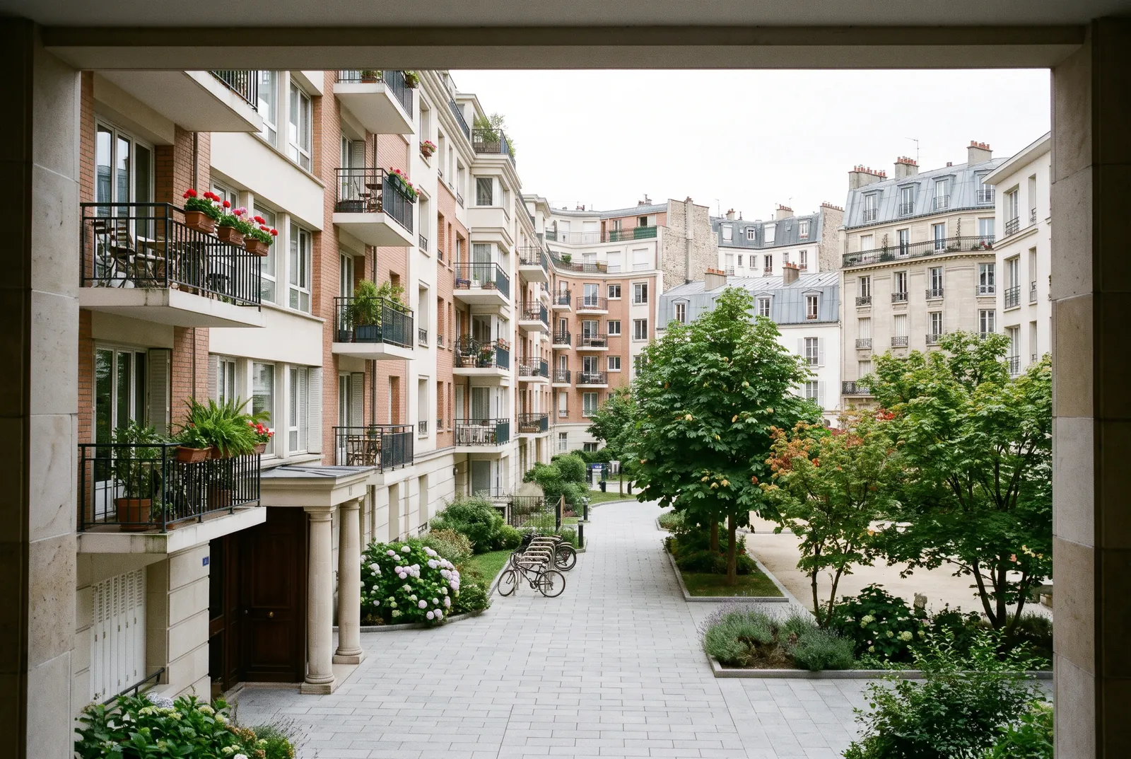 Cour intérieure d'un immeuble à Issy